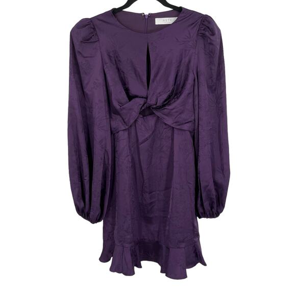 Astr Dresses & Skirts - Astr the Label front twist long sleeve purple Small S
